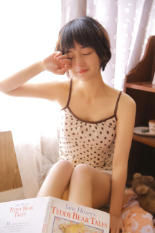 唐一菲个人资料